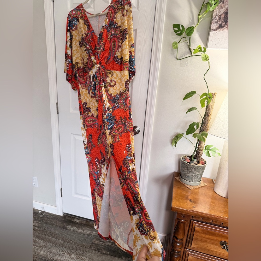 NWOT Venus Women's Paisley Print MaxiDress Red Multicolor VNeck Kimono Sleeve 1X - Picture 3 of 9
